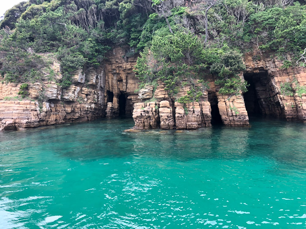 辰の島海エメラルドグリーン