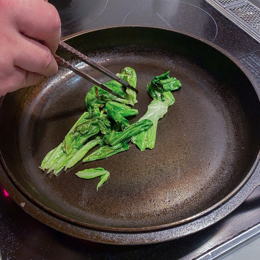 野菜くずで馴染ませる